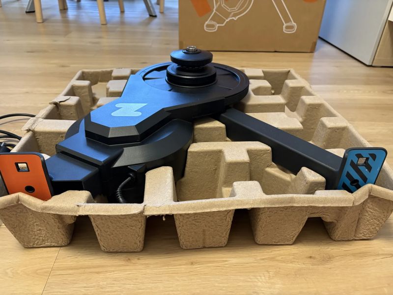 Trenažér Zwift Hub One Cog&Click