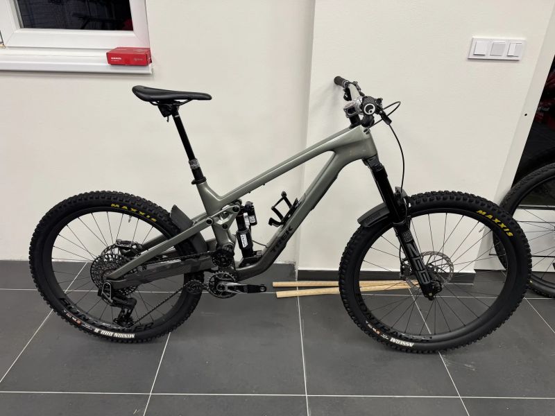 Trek Slash 9.9 X0 T-Type Gen 6