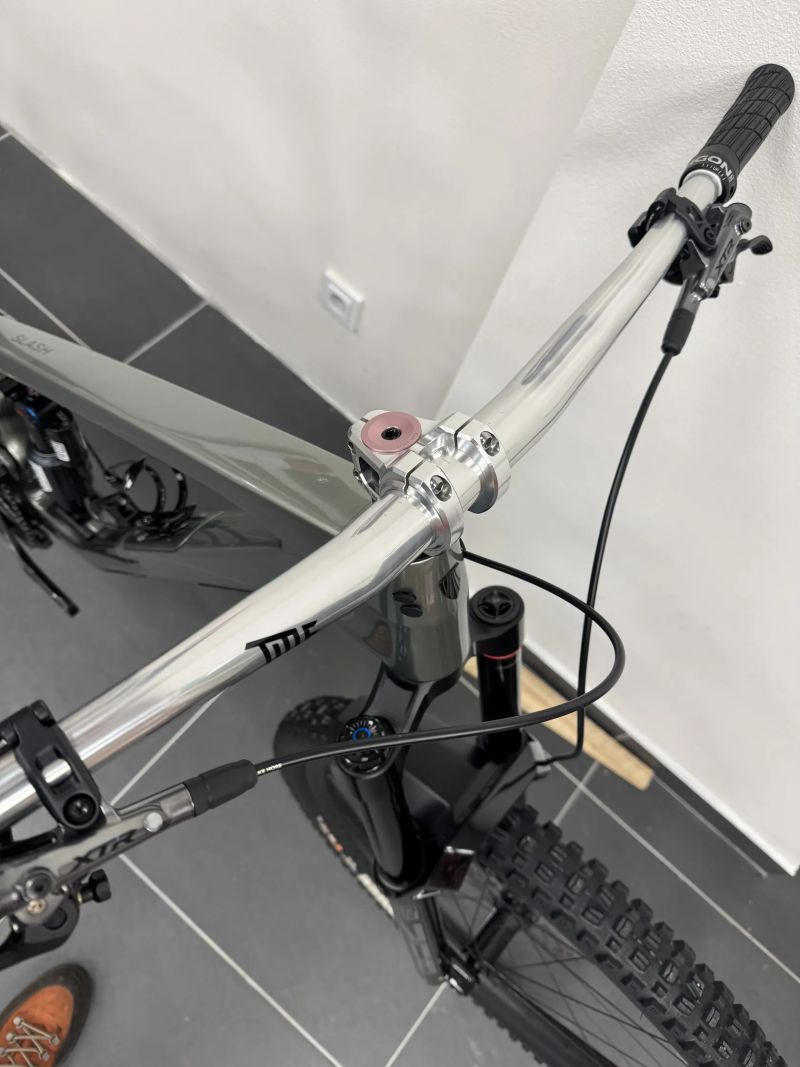 Trek Slash 9.9 X0 T-Type Gen 6