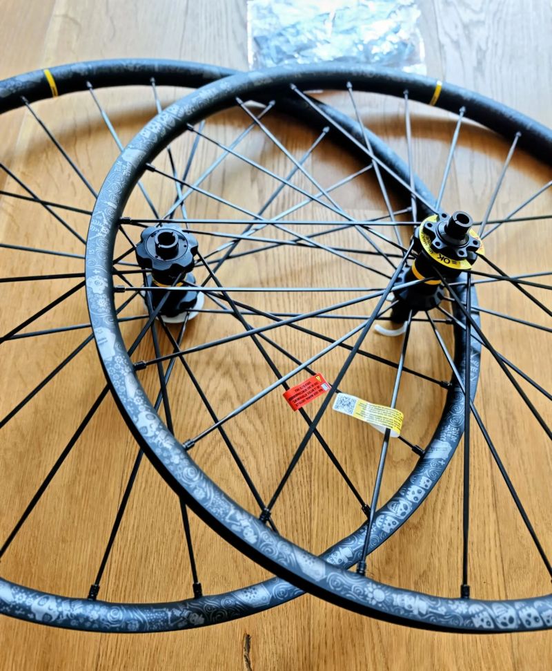 MAVIC DEEMAX Pro SAM HILL 29" Boost XD, nové kola