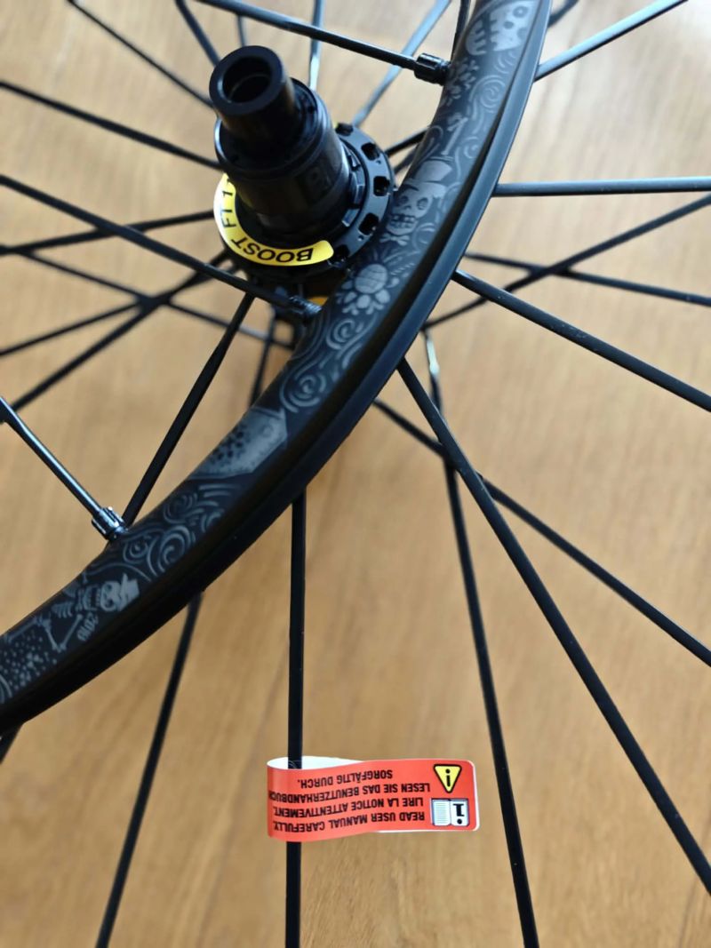 MAVIC DEEMAX Pro SAM HILL 29" Boost XD, nové kola