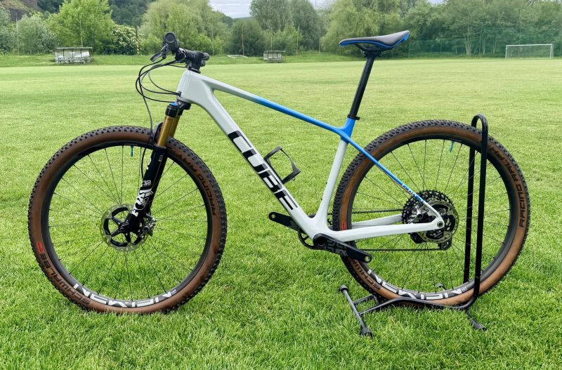 Cube ELITE C:62 SL, Fox Kashima, XTR, vel. L, váha 8,5kg