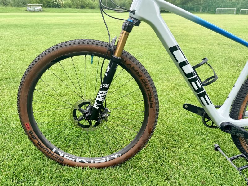 Cube ELITE C:62 SL, Fox Kashima, XTR, vel. L, váha 8,5kg