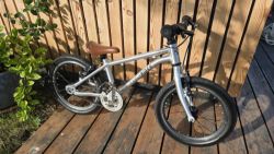 Early Rider Belter 16 – ultralehké dětské kolo 5,9 kg