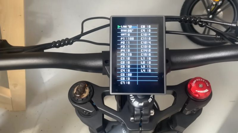 Nové 2x1000W celoodpružené elektro-fatbike (48V 25Ah, AWD)
