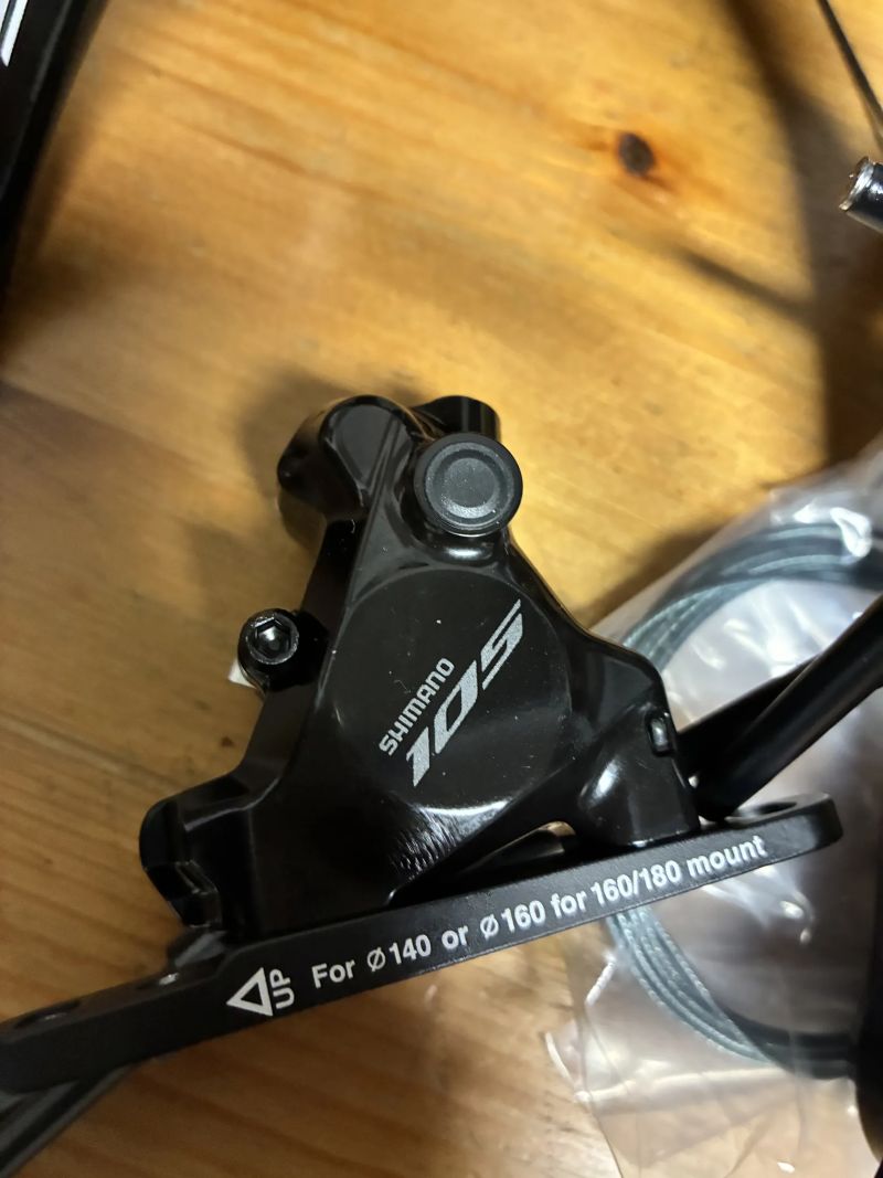 Páky a třmeny Shimano 105 12 rychlostí