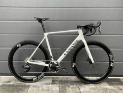 Canyon Ultimate CF SLX 8 Disc eTap