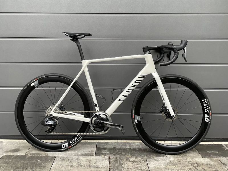 Canyon Ultimate CF SLX 8 Disc eTap