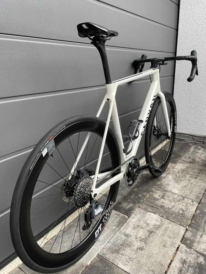 Canyon Ultimate CF SLX 8 Disc eTap