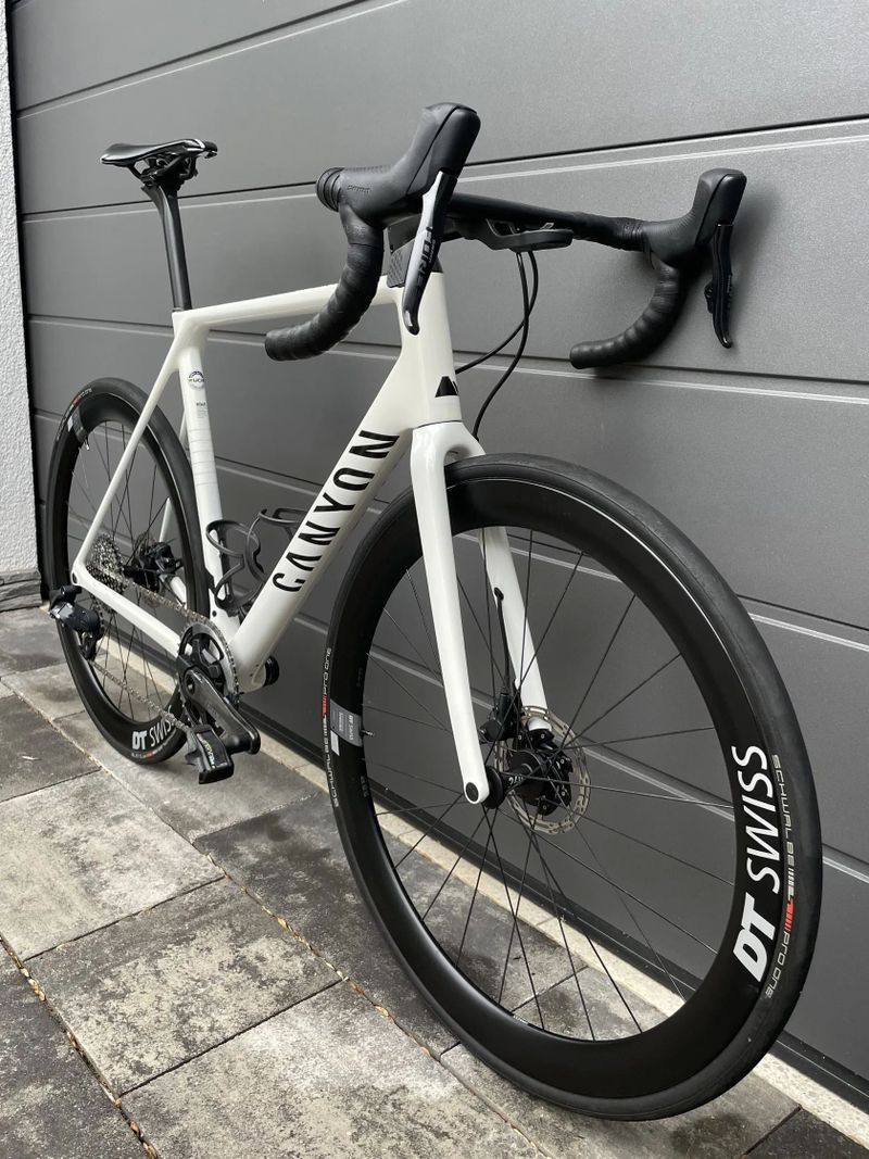 Canyon Ultimate CF SLX 8 Disc eTap