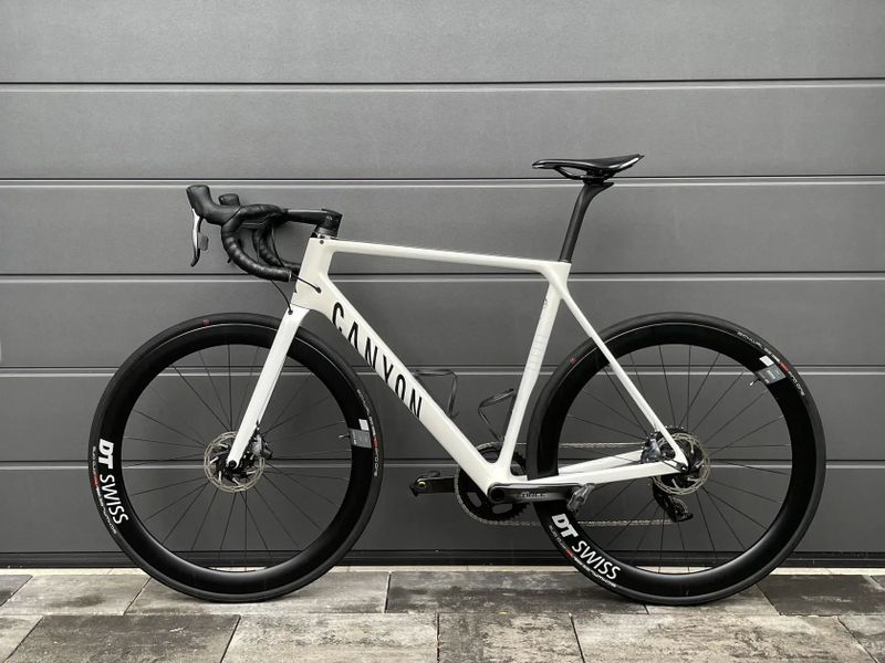 Canyon Ultimate CF SLX 8 Disc eTap