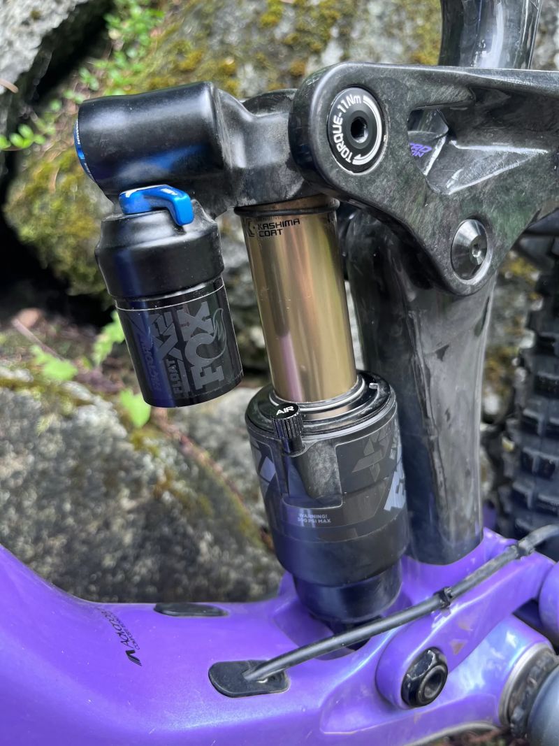Vyměním Fox Float X2 Factory (205x62.5) za RockShox Vivid / Super Deluxe Air