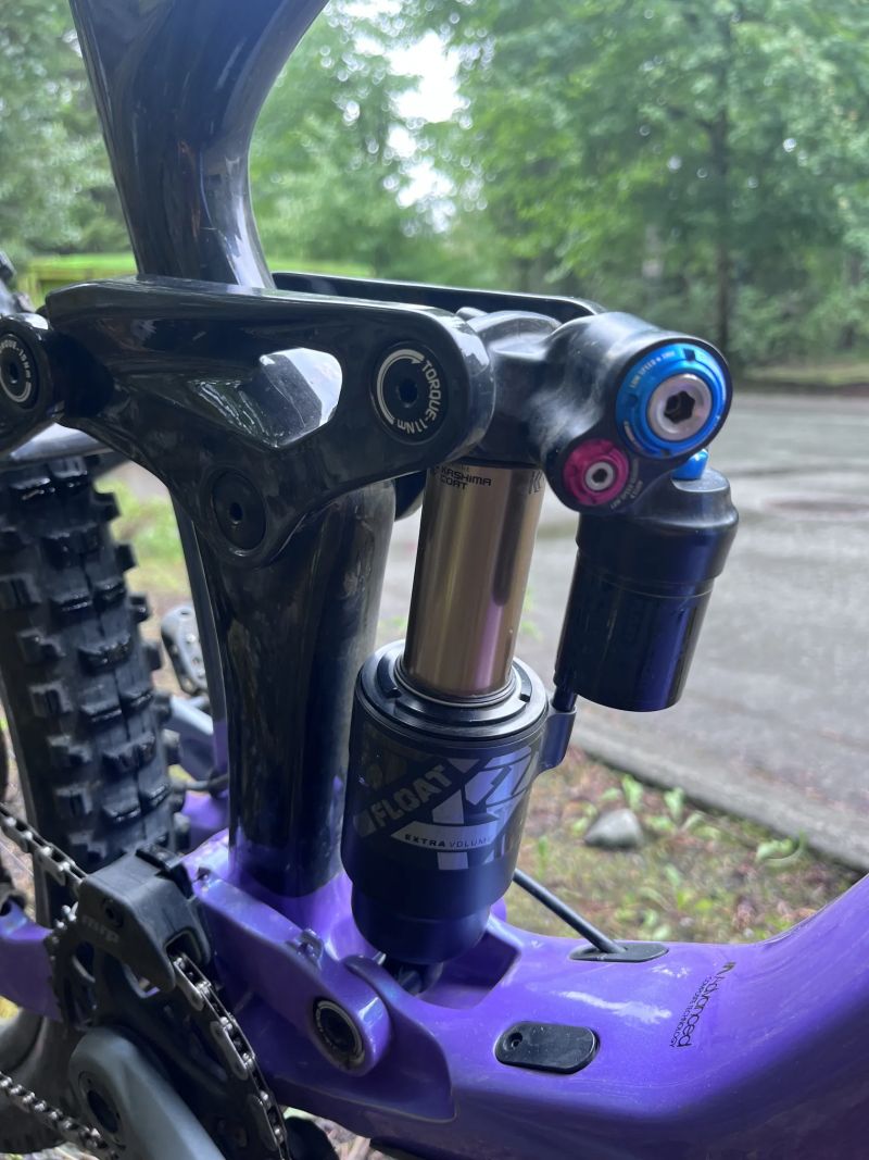 Vyměním Fox Float X2 Factory (205x62.5) za RockShox Vivid / Super Deluxe Air