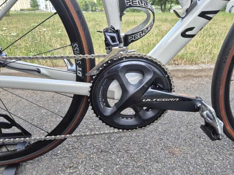 Canyon Endurace CF SL 8 + wattmetr 4iii + bohaté vybavení