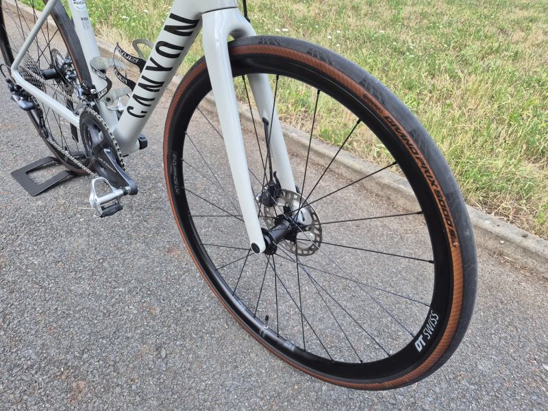 Canyon Endurace CF SL 8 + wattmetr 4iii + bohaté vybavení