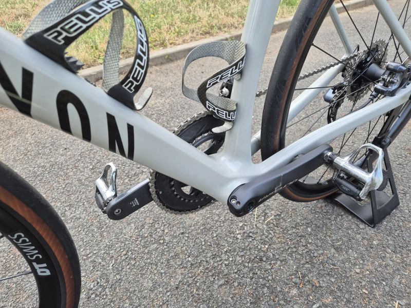 Canyon Endurace CF SL 8 + wattmetr 4iii + bohaté vybavení