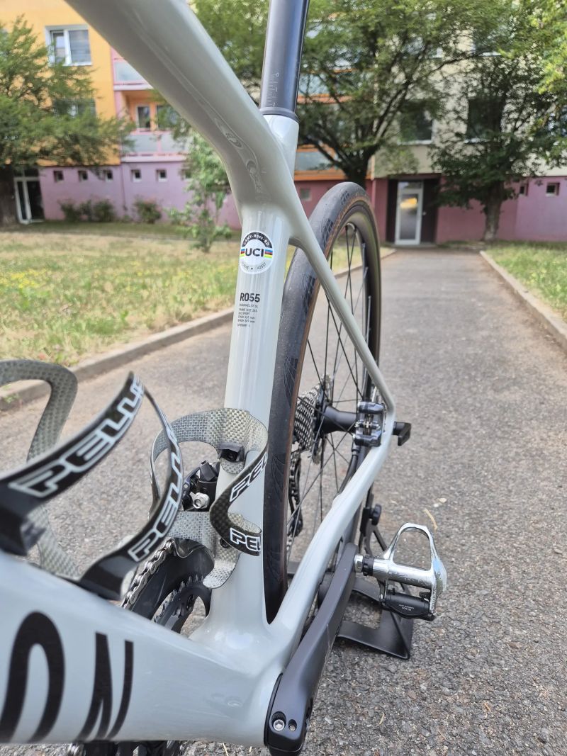 Canyon Endurace CF SL 8 + wattmetr 4iii + bohaté vybavení