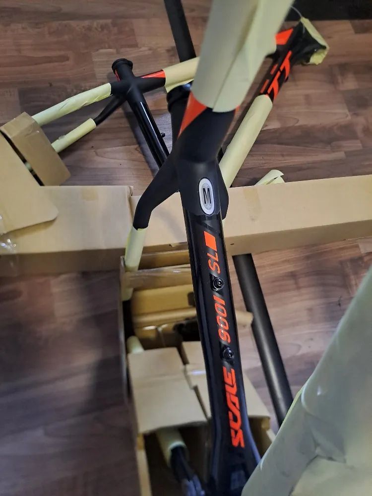 NOVÝ karbonový rám Scott Scalle 900 SL pro pevnou osu 12x142mm nebo rychloupínák / vel. S a M / 29er