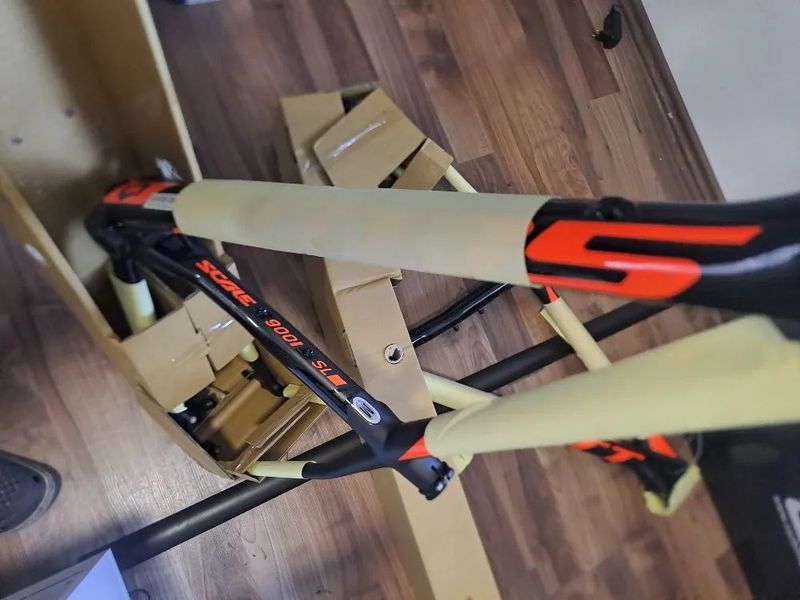 NOVÝ karbonový rám Scott Scalle 900 SL pro pevnou osu 12x142mm nebo rychloupínák / vel. S a M / 29er