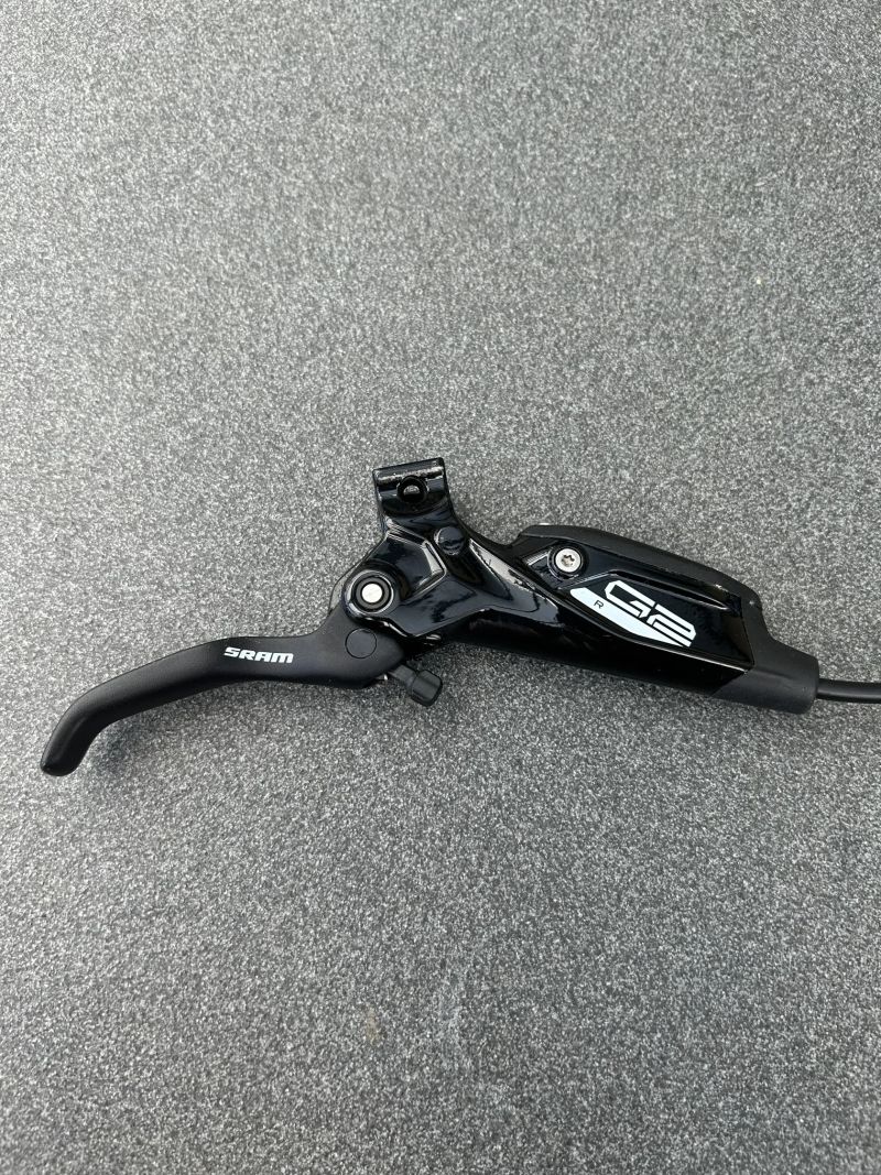 Prodám hydraulické kotoučové brzdy SRAM G2 – přední + zadní