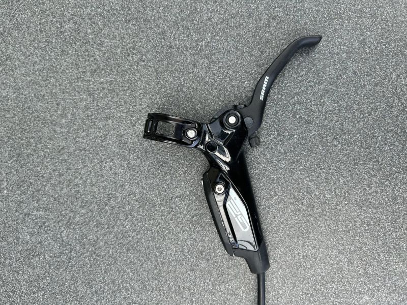 Prodám hydraulické kotoučové brzdy SRAM G2 – přední + zadní