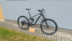 NOVÝ TRANSITION RELAY CARBON GX - 29 2025 vel. L – elektrokolo - záruka