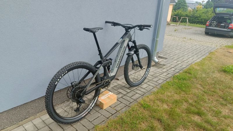 NOVÝ TRANSITION RELAY CARBON GX - 29 2025 vel. L – elektrokolo - záruka