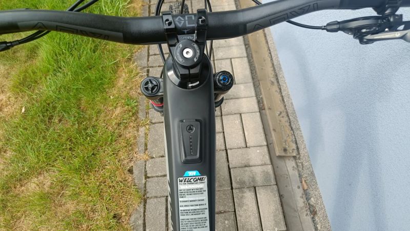 NOVÝ TRANSITION RELAY CARBON GX - 29 2025 vel. L – elektrokolo - záruka