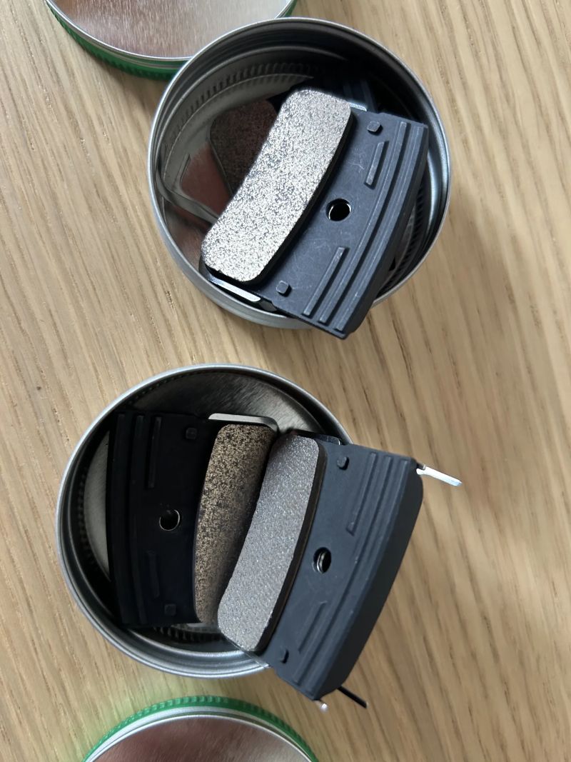 Zánovní brzdová sada Shimano z Trek Slash+