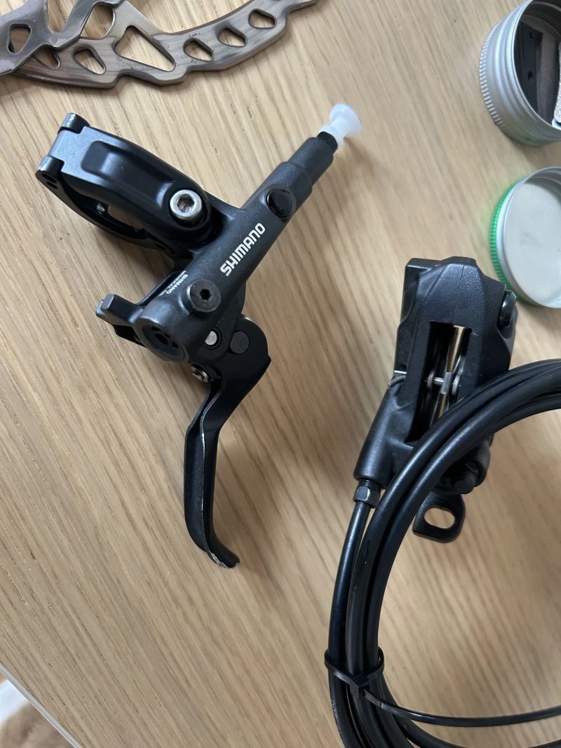 Zánovní brzdová sada Shimano z Trek Slash+