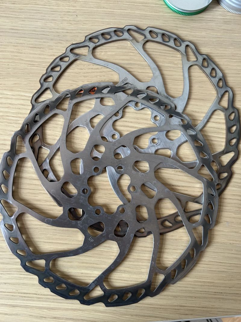 Zánovní brzdová sada Shimano z Trek Slash+