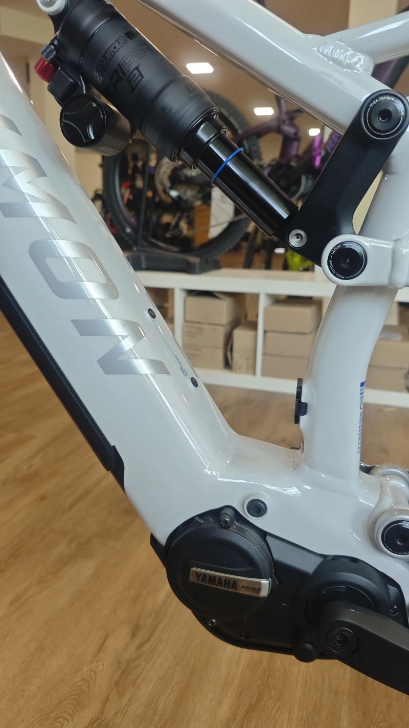 Raymon TrailRay 170 Storm Silver vel. M, Nové kolo se zárukou ! , ušetříte 35 700,- Kč