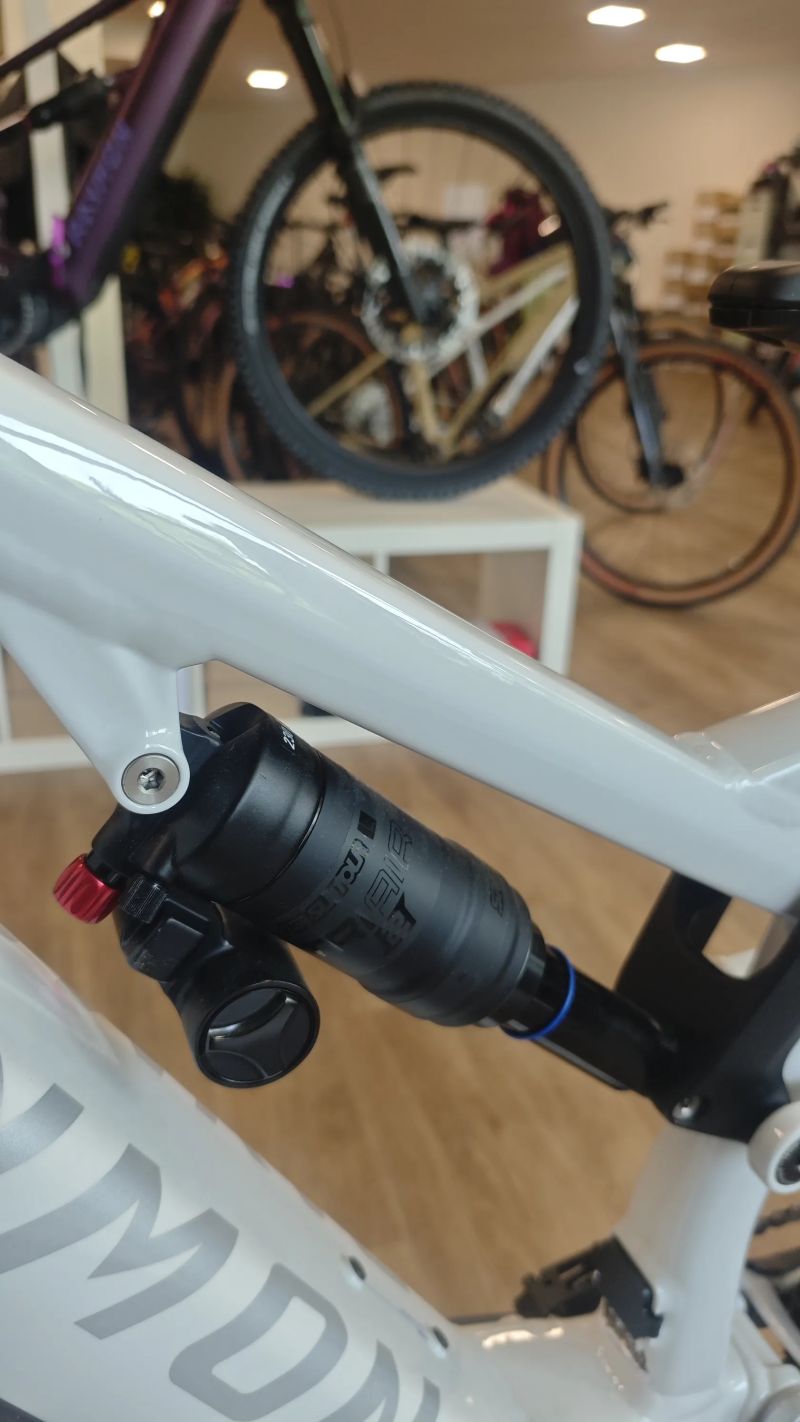 Raymon TrailRay 170 Storm Silver vel. M, Nové kolo se zárukou ! , ušetříte 35 700,- Kč