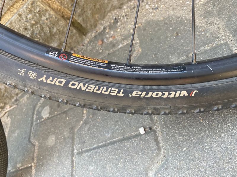 zapletená kola z gravel kola Cannondale Topstone 2.