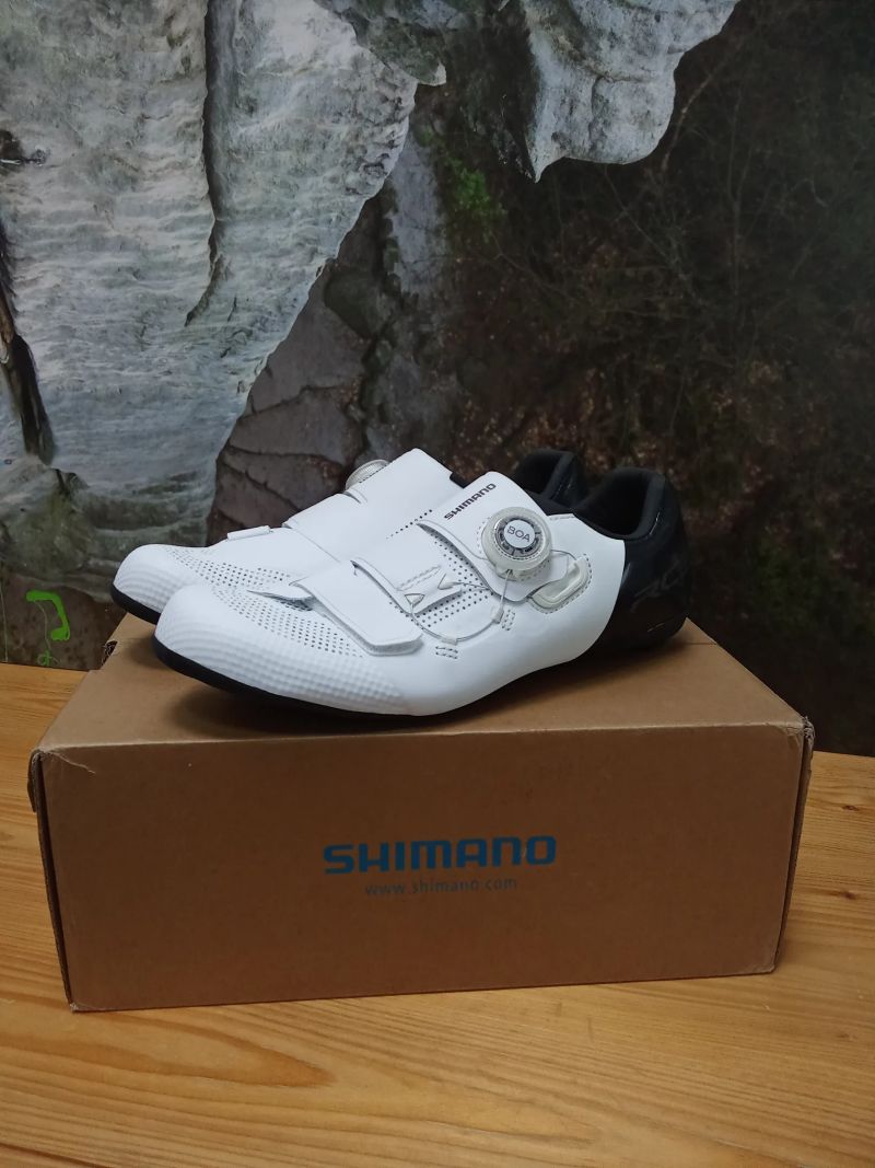 Tretry Shimano RC5 (SH-RC502) White, vel. 40