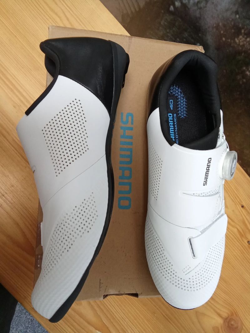 Tretry Shimano RC5 (SH-RC502) White, vel. 40