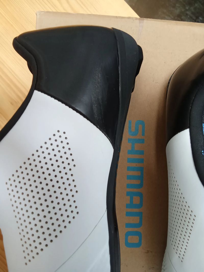 Tretry Shimano RC5 (SH-RC502) White, vel. 40