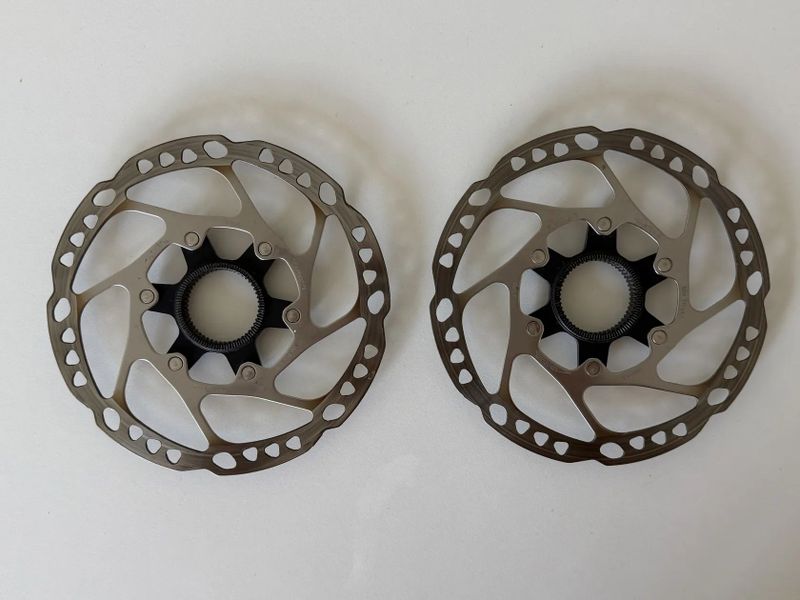Brzdový třmen Shimano 105 BR-R7170 přední + zadní včetně kotoučů