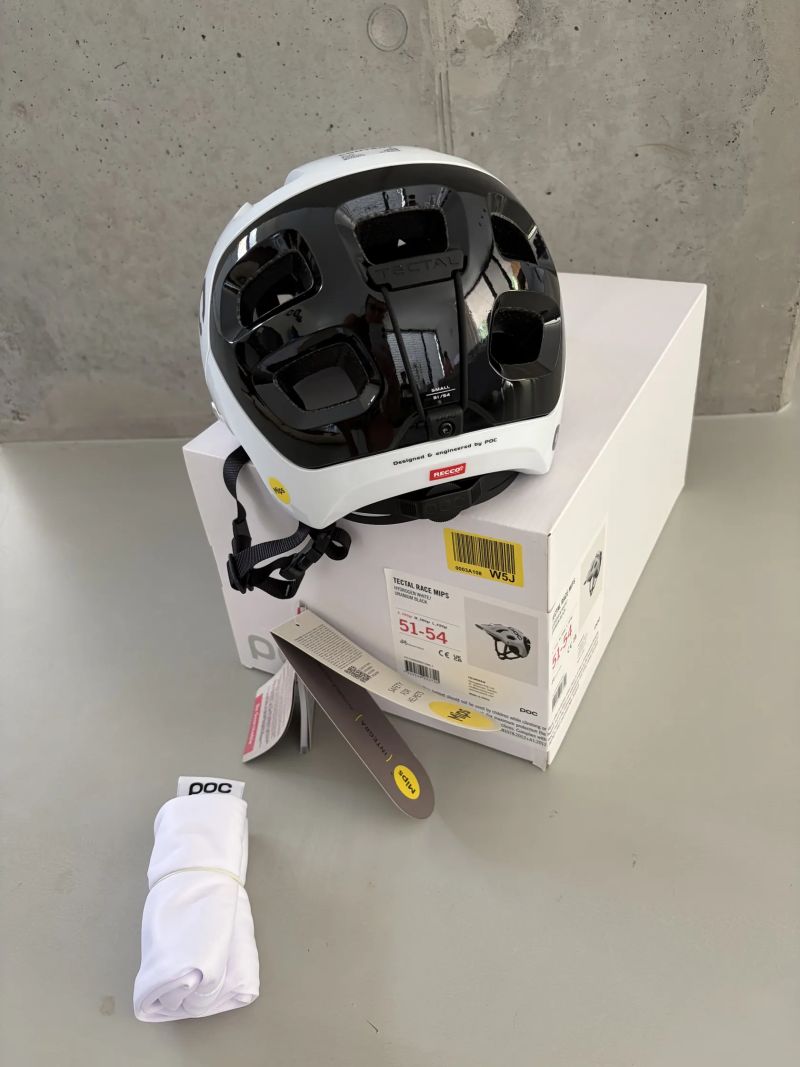 HELMA CYKLO POC TECTAL RACE SPIN - vel. S (51-54)- NOVÁ