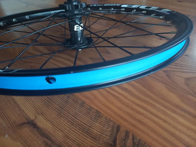 Zapletené přední kolo Remerx 20" pro kotoučovou brzdu - NOVÉ
