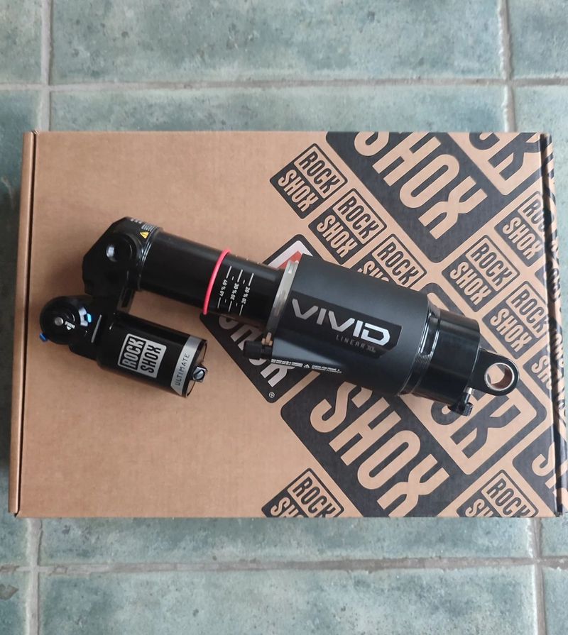 Nový RockShox Vivid Ultimate 205x60