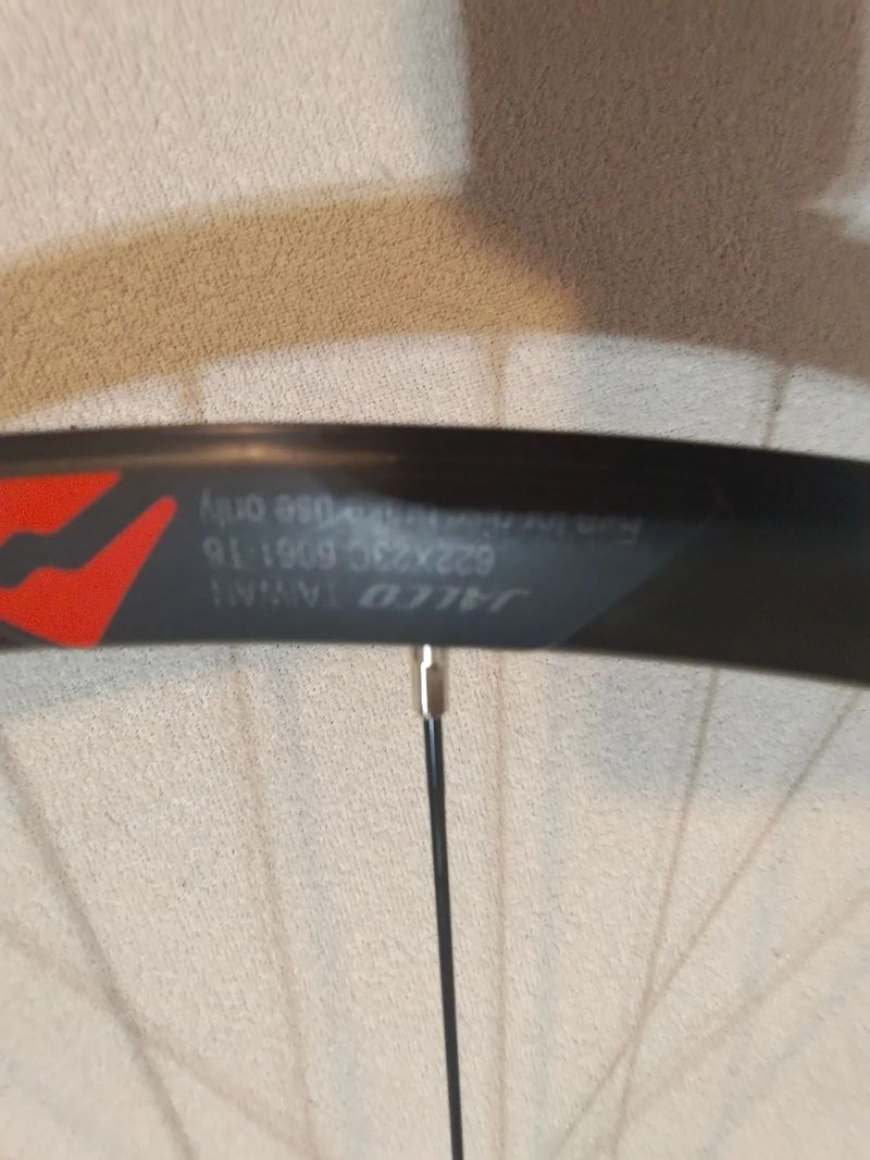 Zapletená kola Merida Expert 