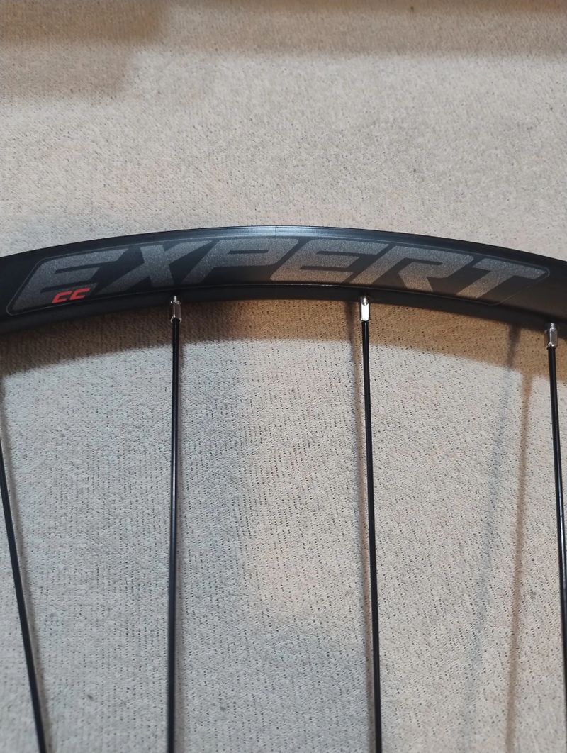 Zapletená kola Merida Expert 
