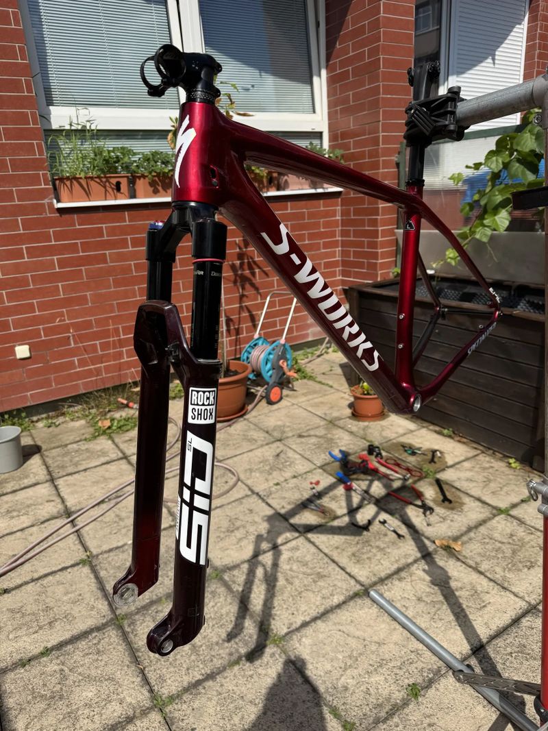 Rám S-Works epic HT s vidlicí Sid ultimate brain. 