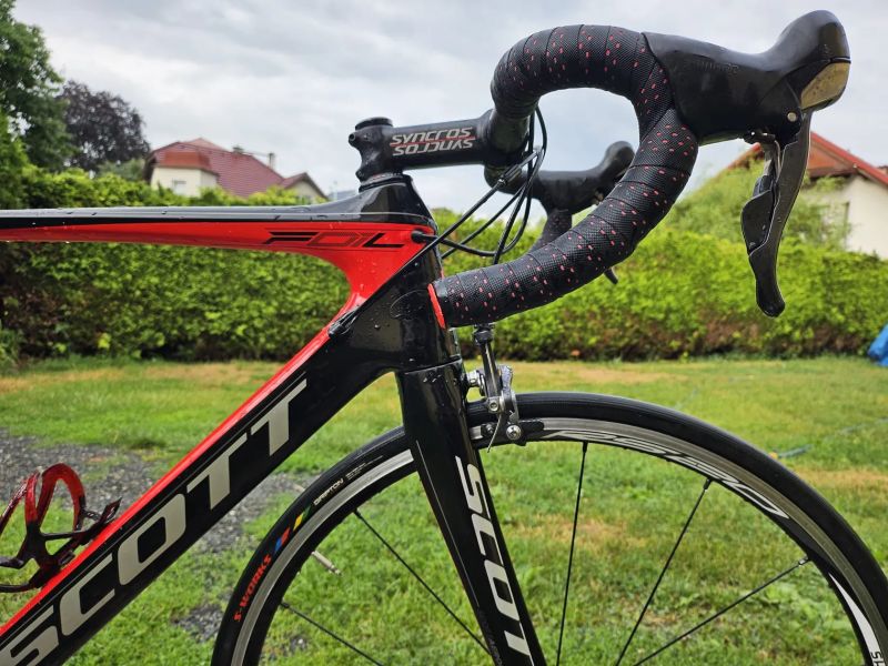 Silniční aero karbonové kolo Scott Foil 20