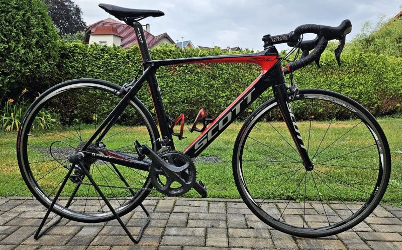 Silniční aero karbonové kolo Scott Foil 20