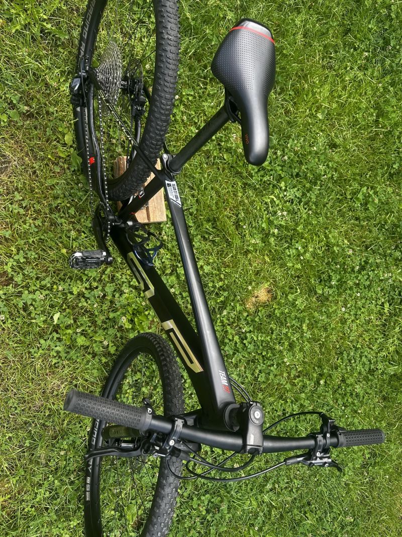 SUPERIOR TEAM ISSUE 27 MATTE BLACK/HOLOGRAM CHROME/TEAM RED