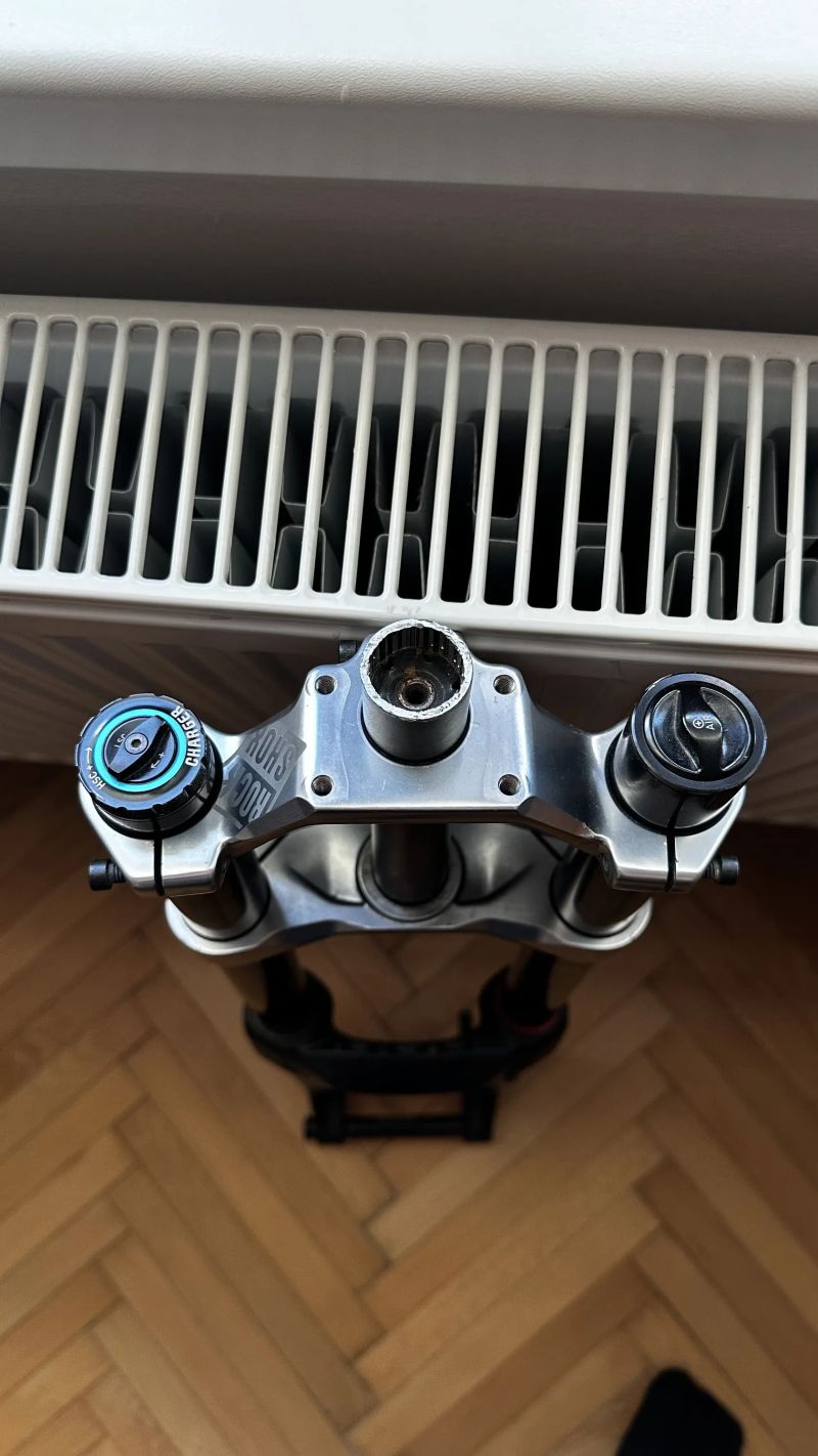 Rock Shox boxxer 