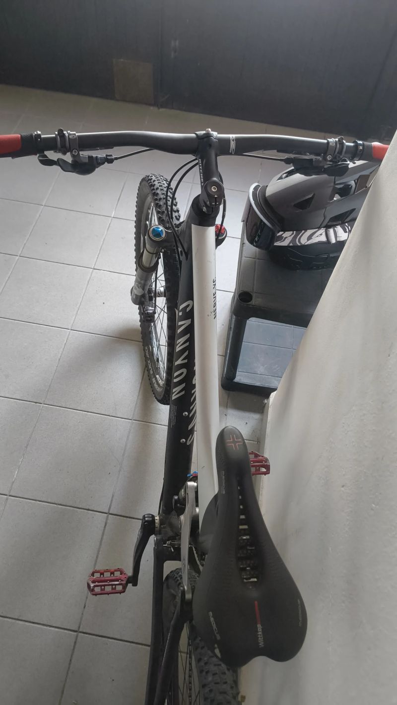 Horské kolo Canyon Nerve XC 7.0 2012 