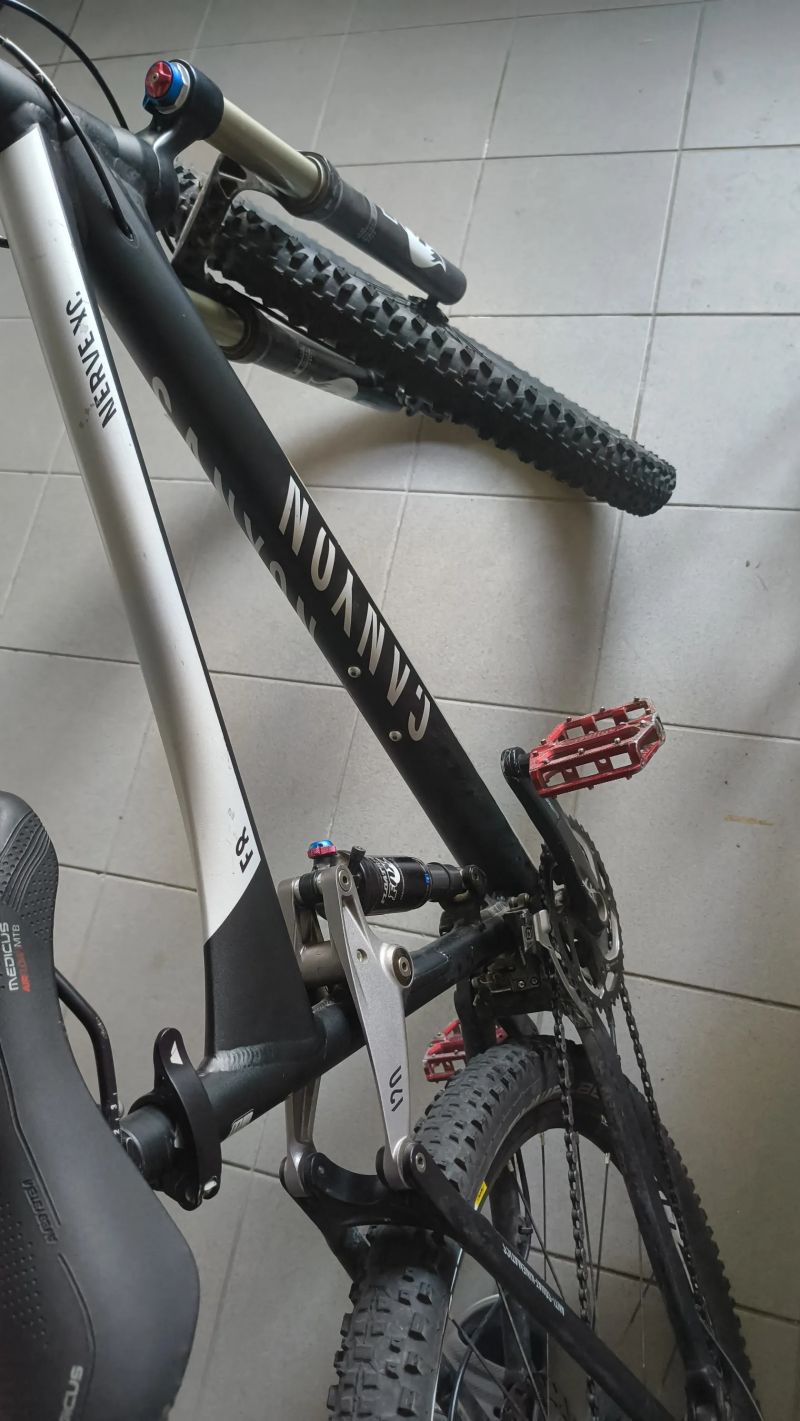 Horské kolo Canyon Nerve XC 7.0 2012 